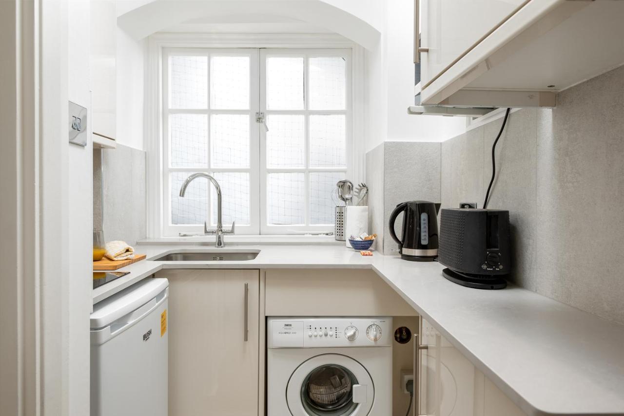 Capital Sloane Street Studio With Balcony 런던 외부 사진
